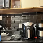 Estudio Estiloso E Bem Equipado Na Barra